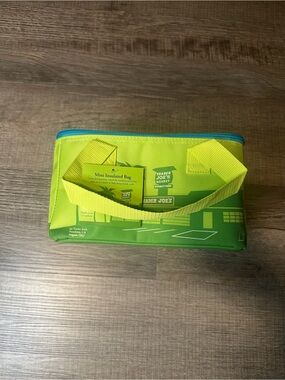 NWT Trader Joe’s Mini Insulated Tote / Cooler Bag Green (2026 Release)